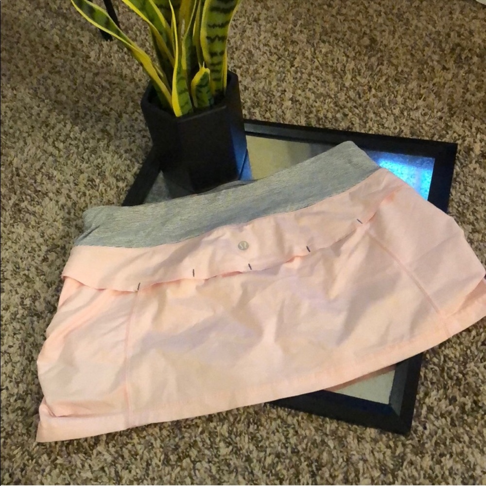 Lululemon side scrunch skirt size 6 *make offers*